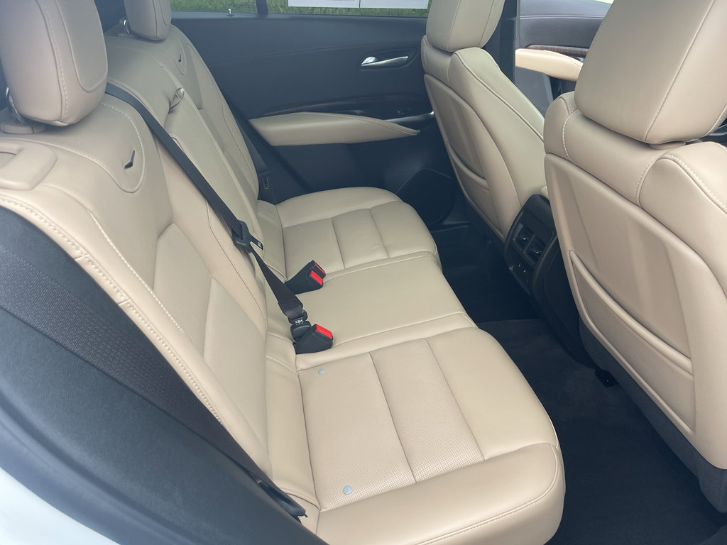 Used 2024 Cadillac XT4 Premium Luxury image 33