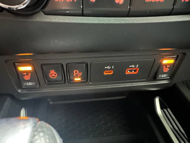 Used 2022 Nissan Frontier SV w/ SV Premium Package AWD/4WD image 11