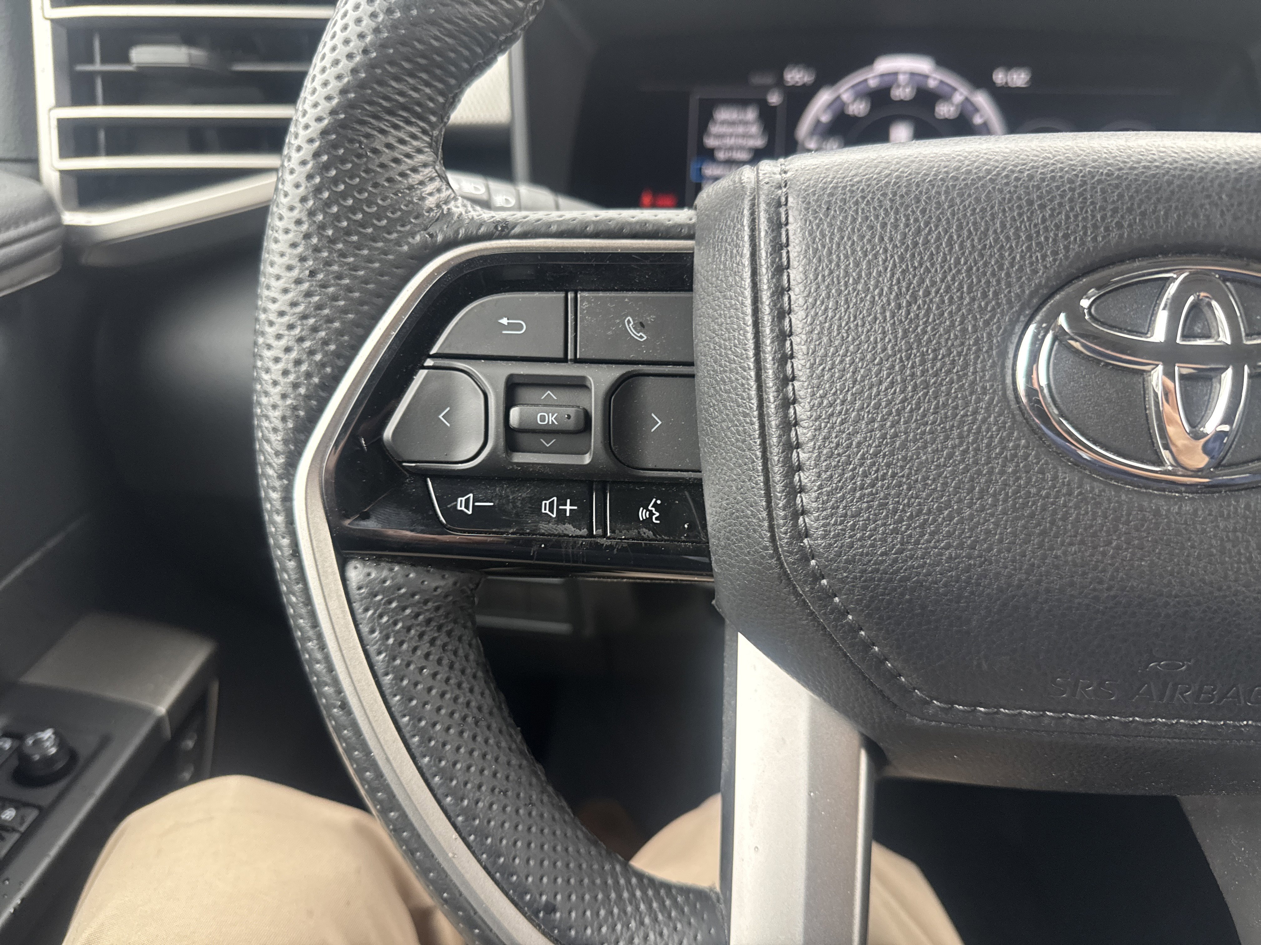 Used 2024 Toyota Tundra Limited AWD/4WD image 18