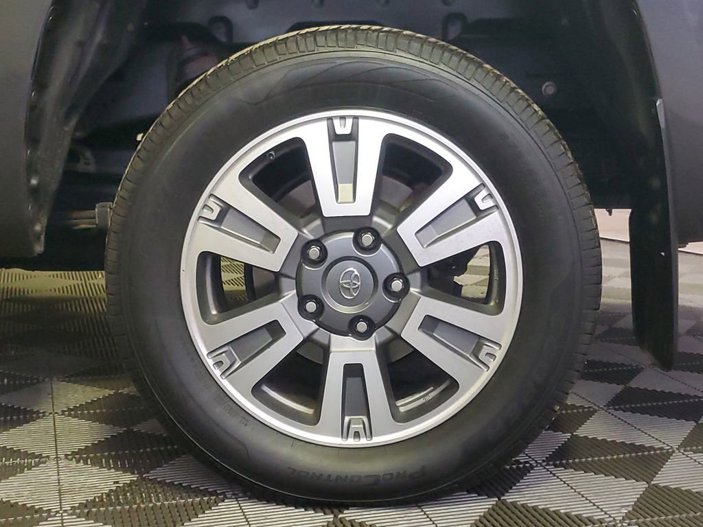 Used 2019 Toyota Tundra 4x4 CrewMax image 7