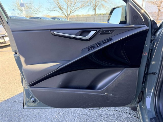 Used 2025 Kia Niro SX image 16