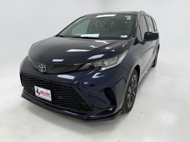 New 2026 Toyota Sienna XSE FWD image 4