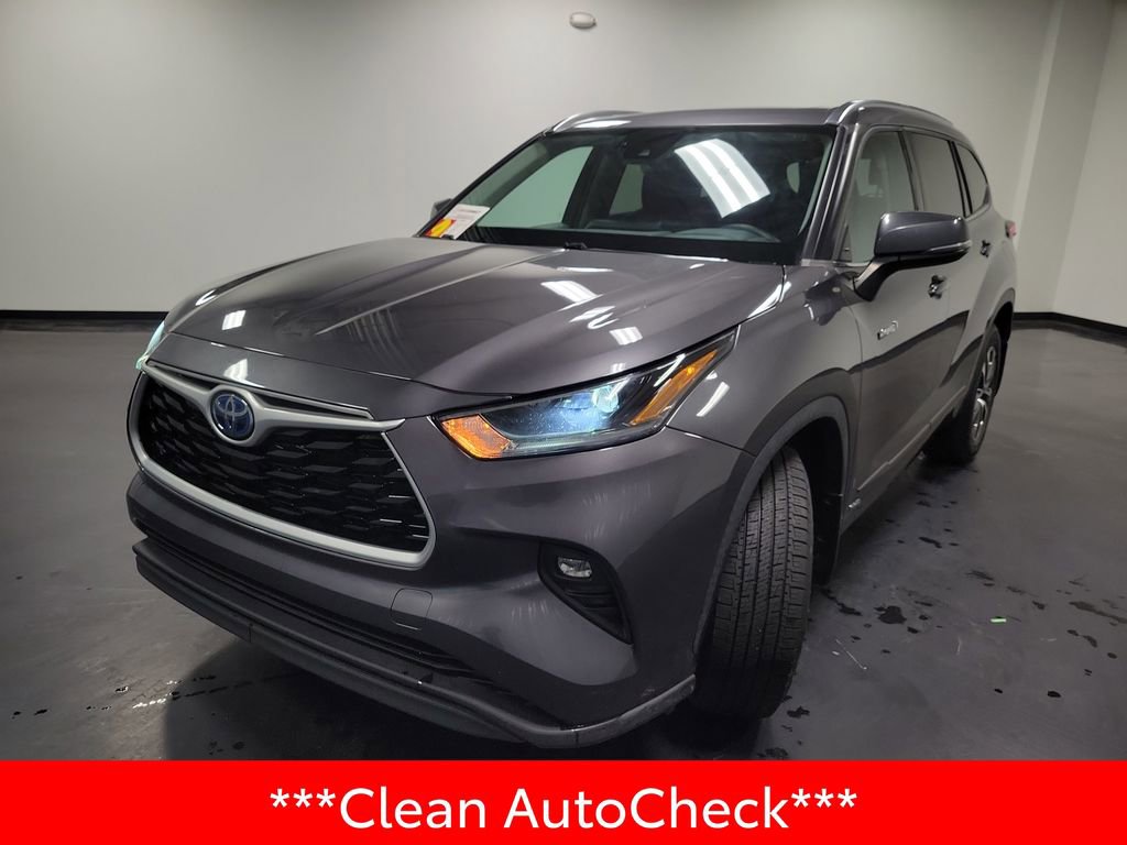 Used 2021 Toyota Highlander XLE image 4
