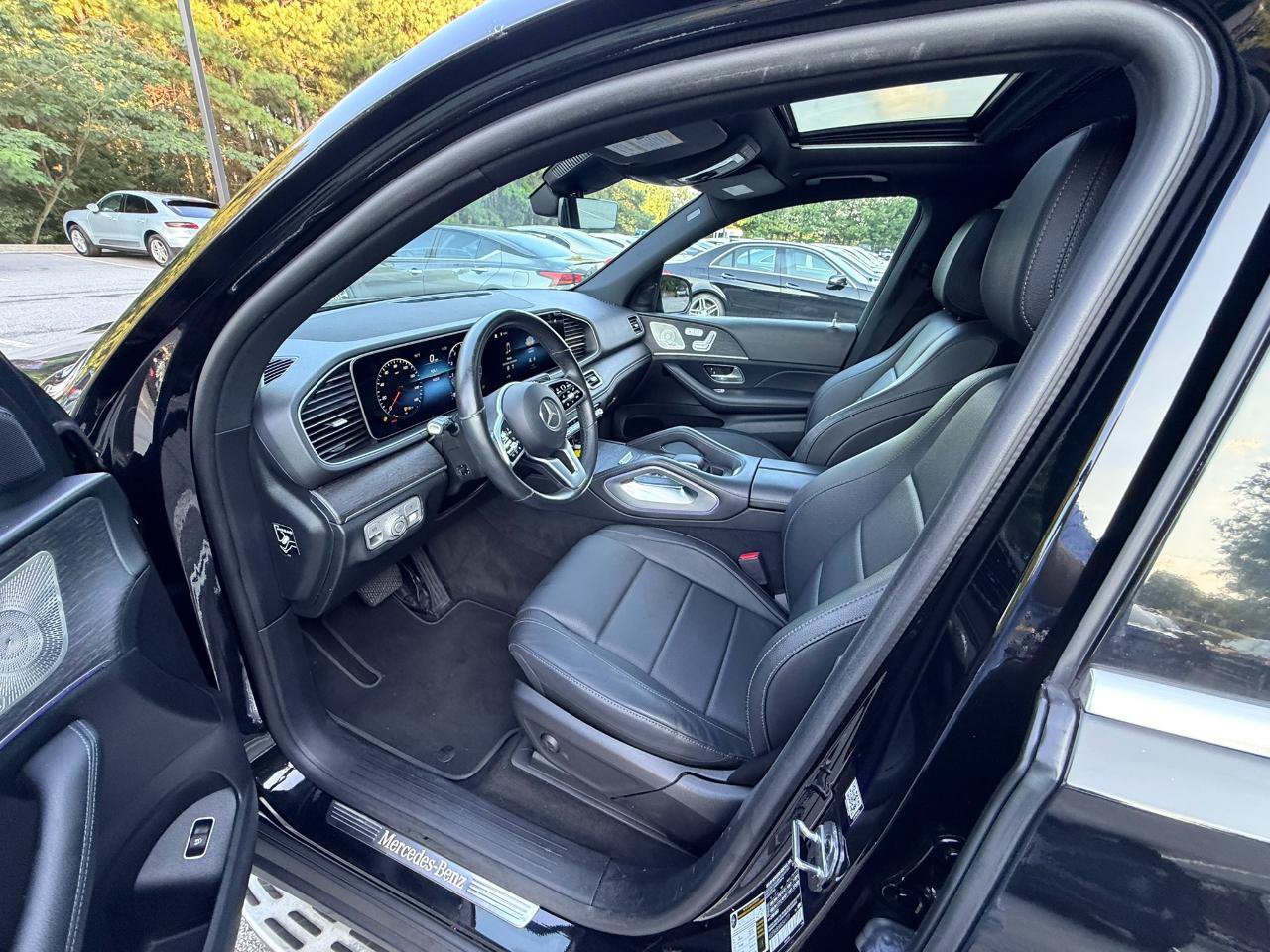 Used 2021 Mercedes-Benz GLE 350 w/ AMG Line Exterior image 8