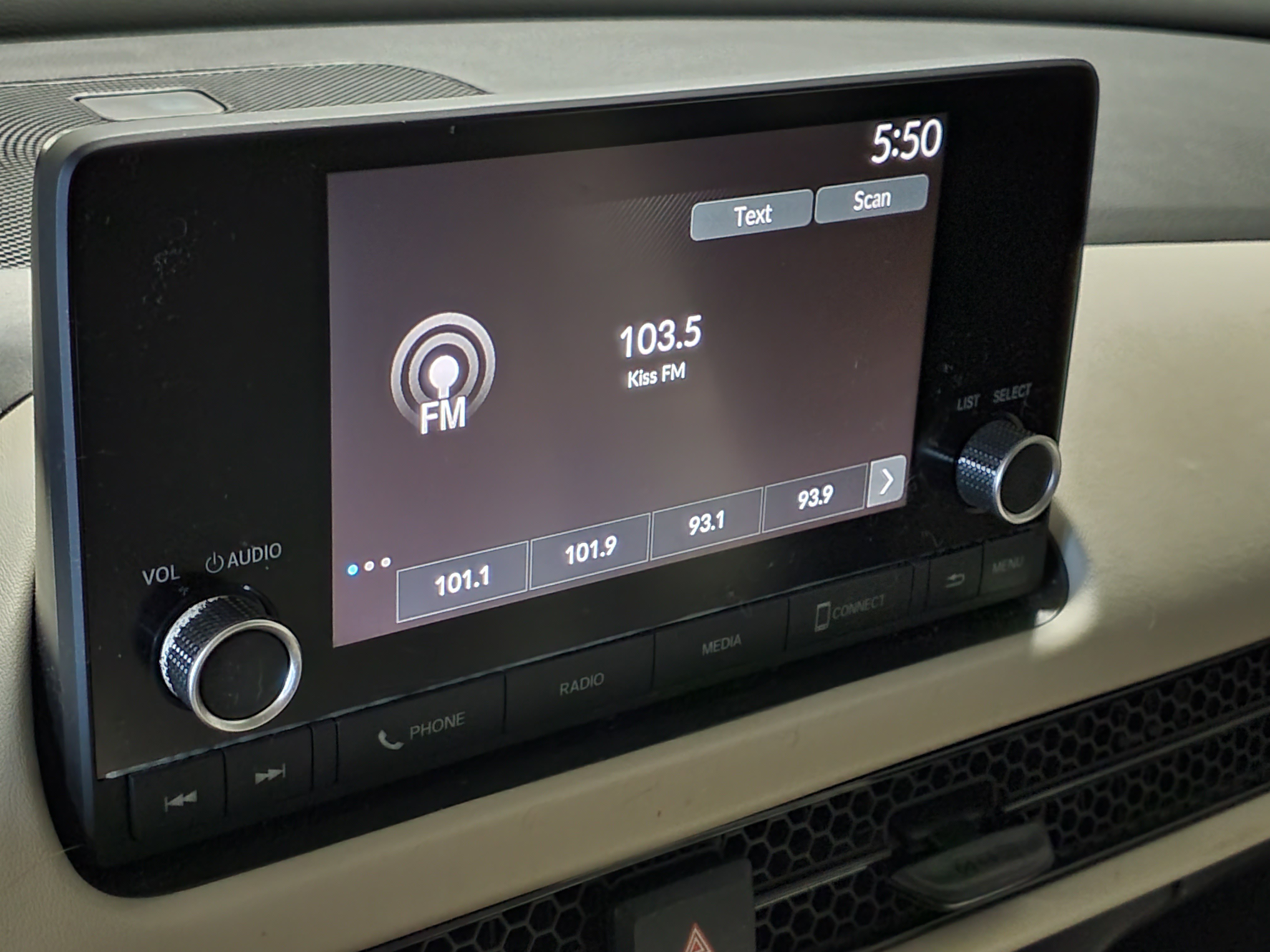 Used 2023 Honda HR-V LX image 29