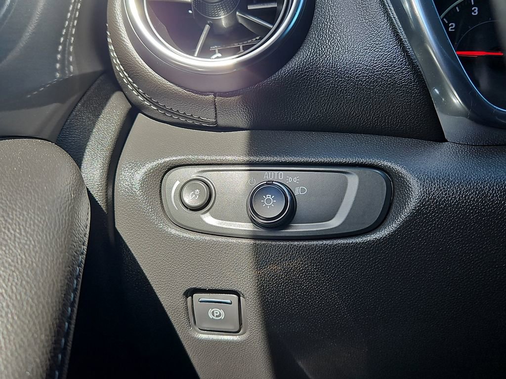 Used 2025 Chevrolet Blazer LT image 15