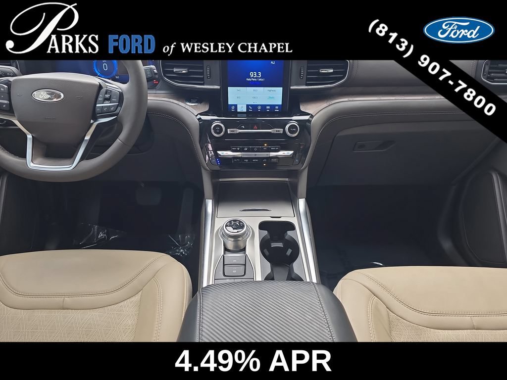 Certified 2024 Ford Explorer Platinum w/ Technology Package AWD/4WD image 13