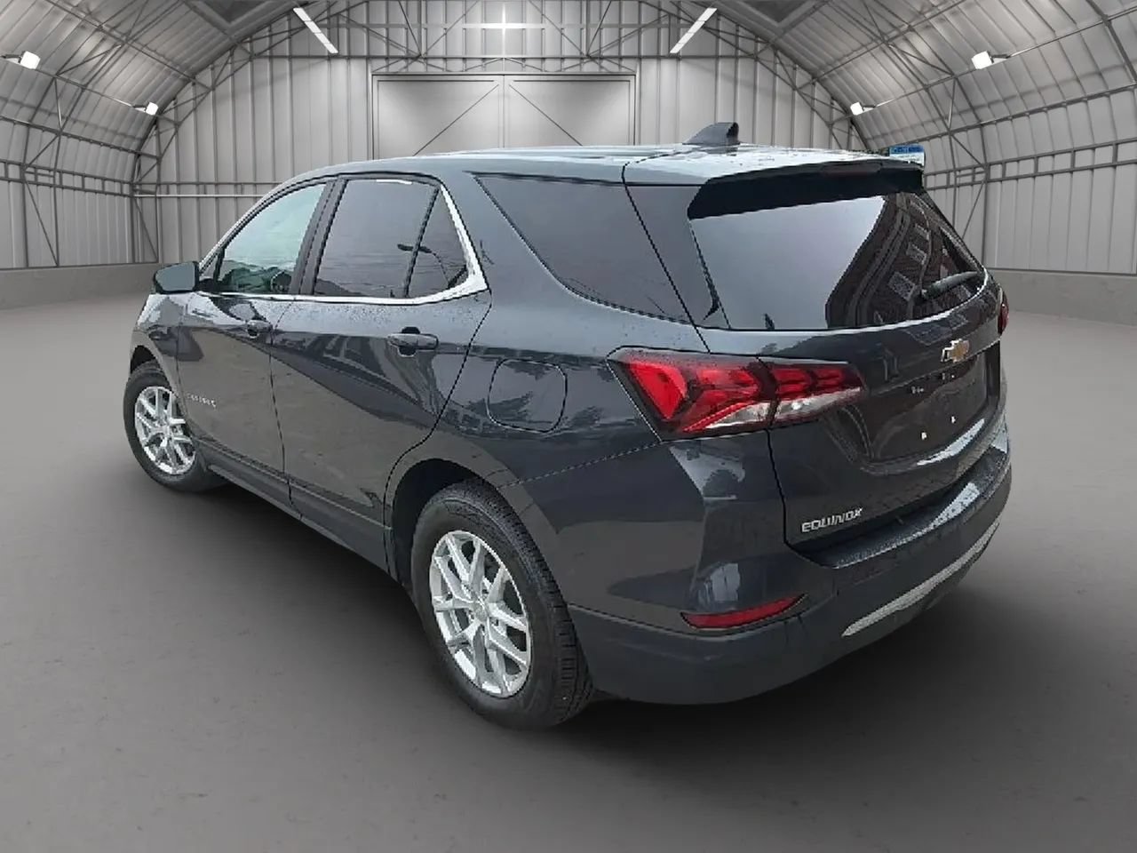 Used 2023 Chevrolet Equinox LT FWD image 3