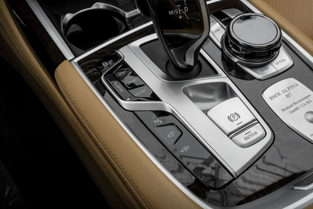 Used 2020 BMW ALPINA B7 xDrive image 26