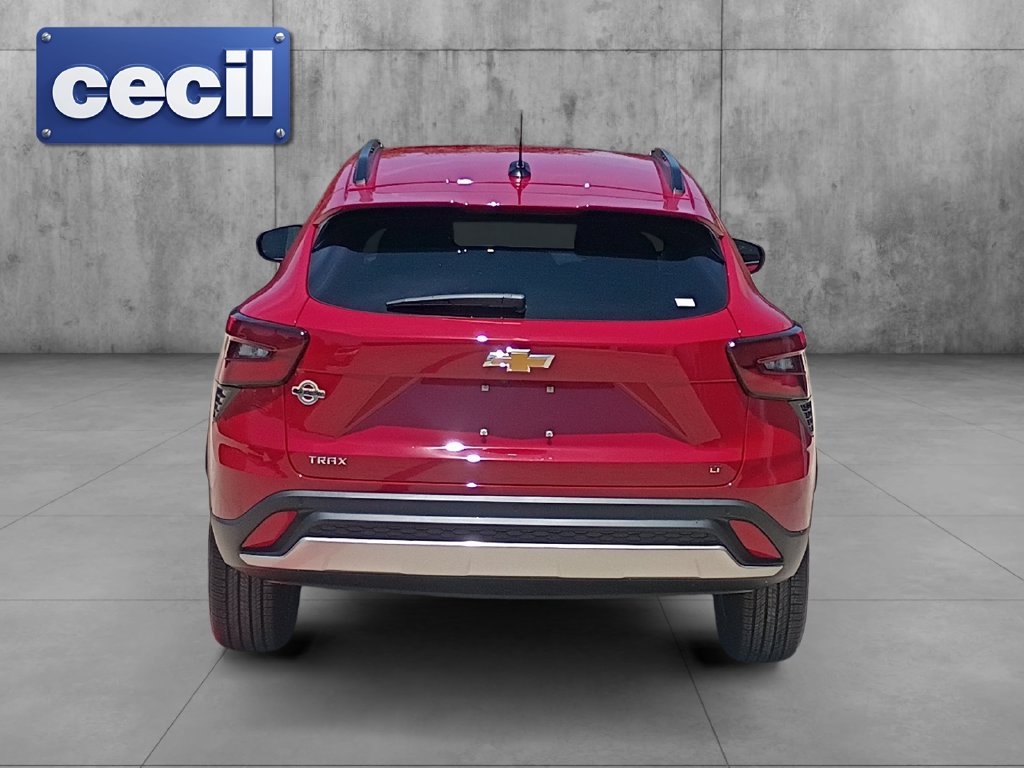 New 2026 Chevrolet Trax LT w/ Sunroof Package FWD image 4