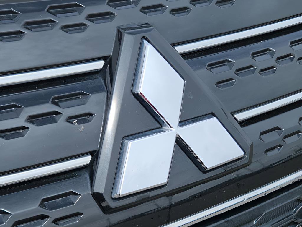 Used 2022 Mitsubishi Outlander SEL image 11
