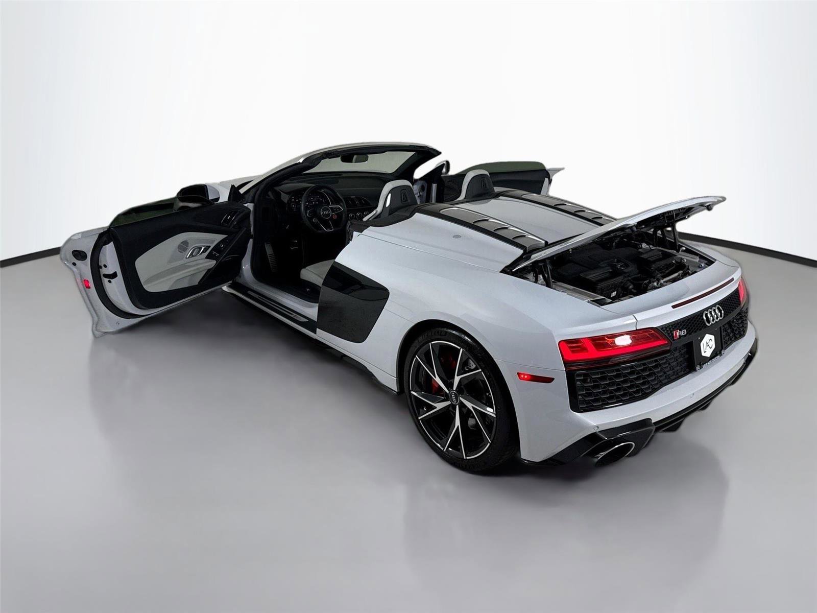 Used 2021 Audi R8 V10 w/ Premium Package image 37