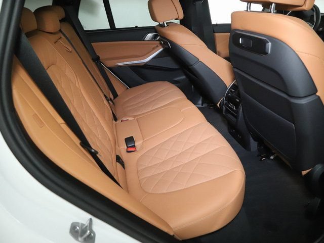 Used 2025 BMW X5 xDrive40i AWD/4WD image 35