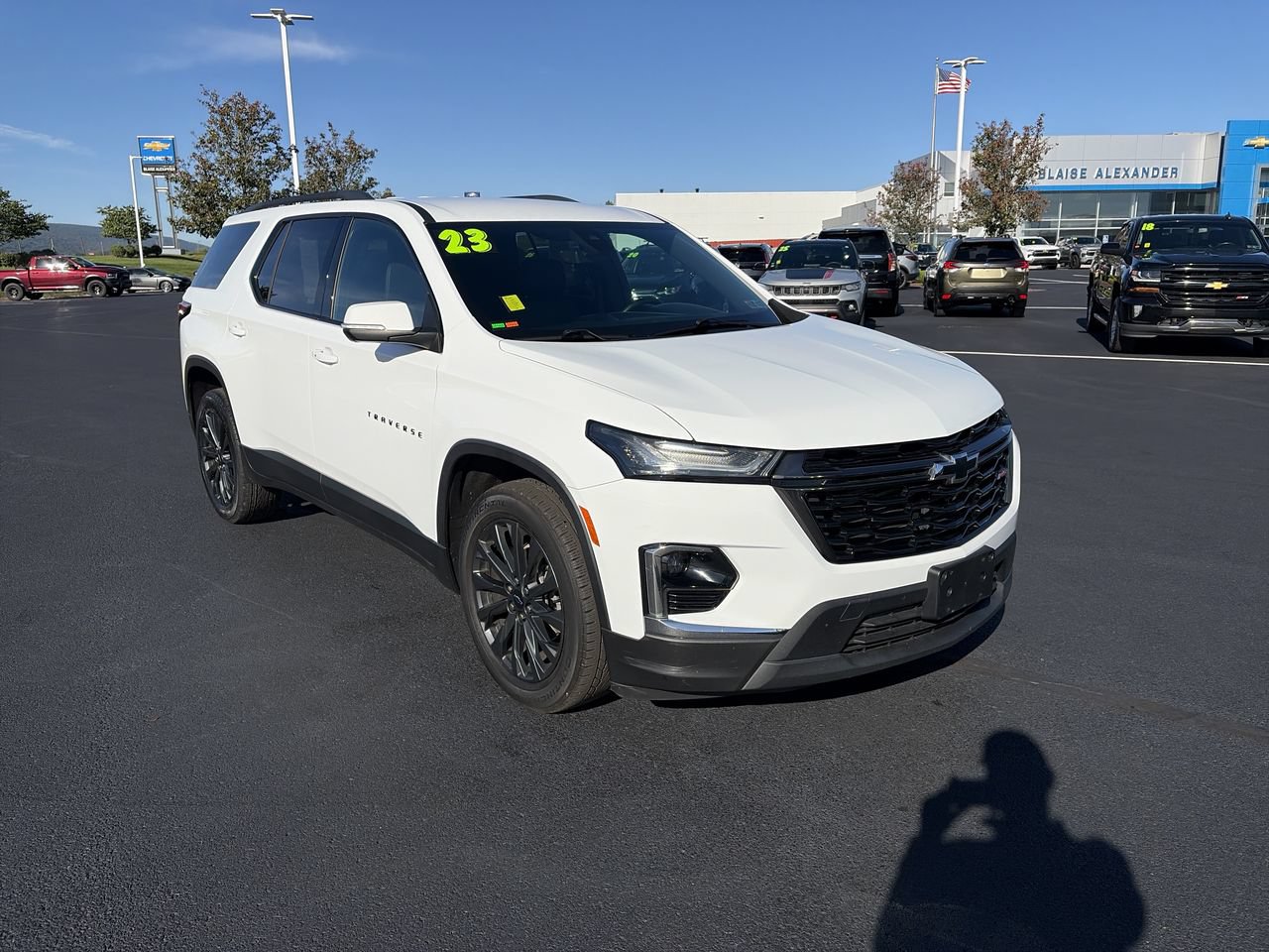 Used 2023 Chevrolet Traverse RS