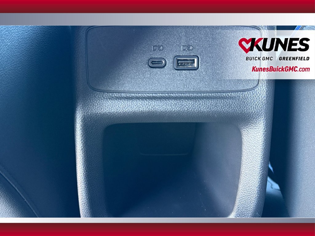 Used 2025 Buick Envista Sport Touring w/ Convenience I Package FWD image 35