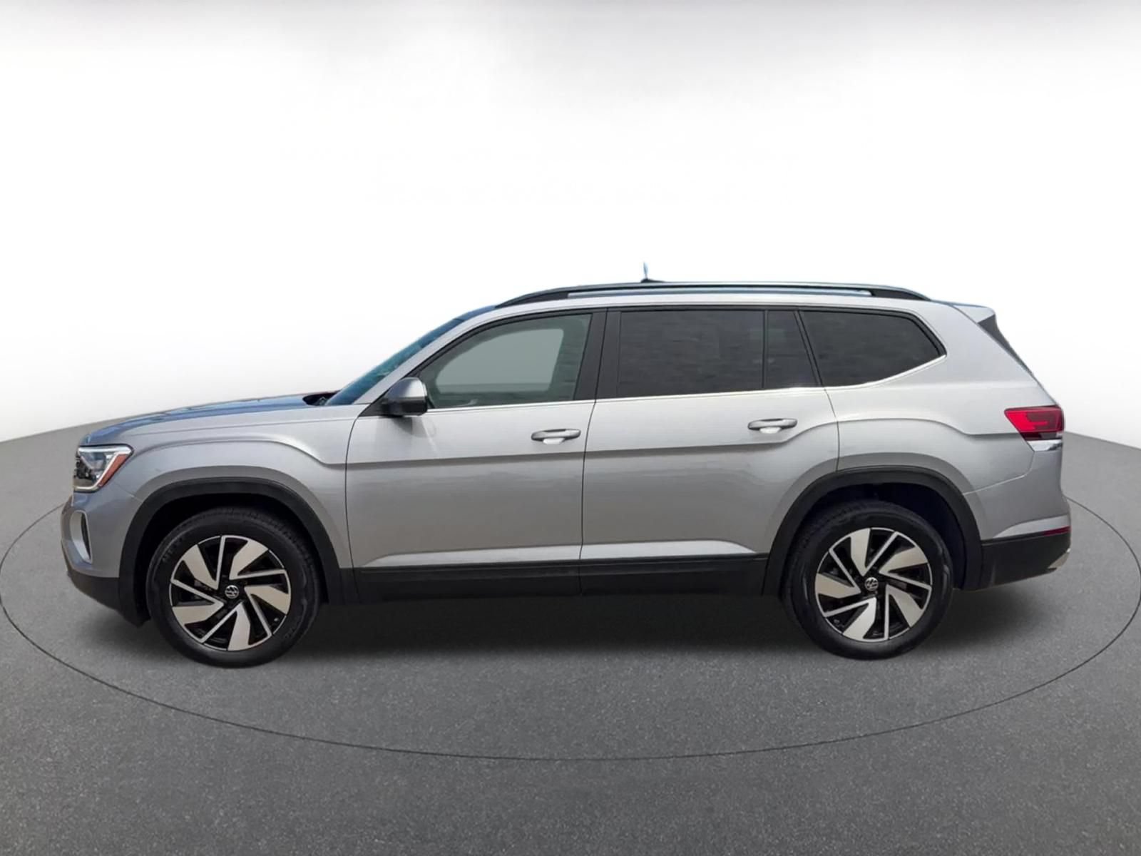 Used 2026 Volkswagen Atlas SE FWD image 8