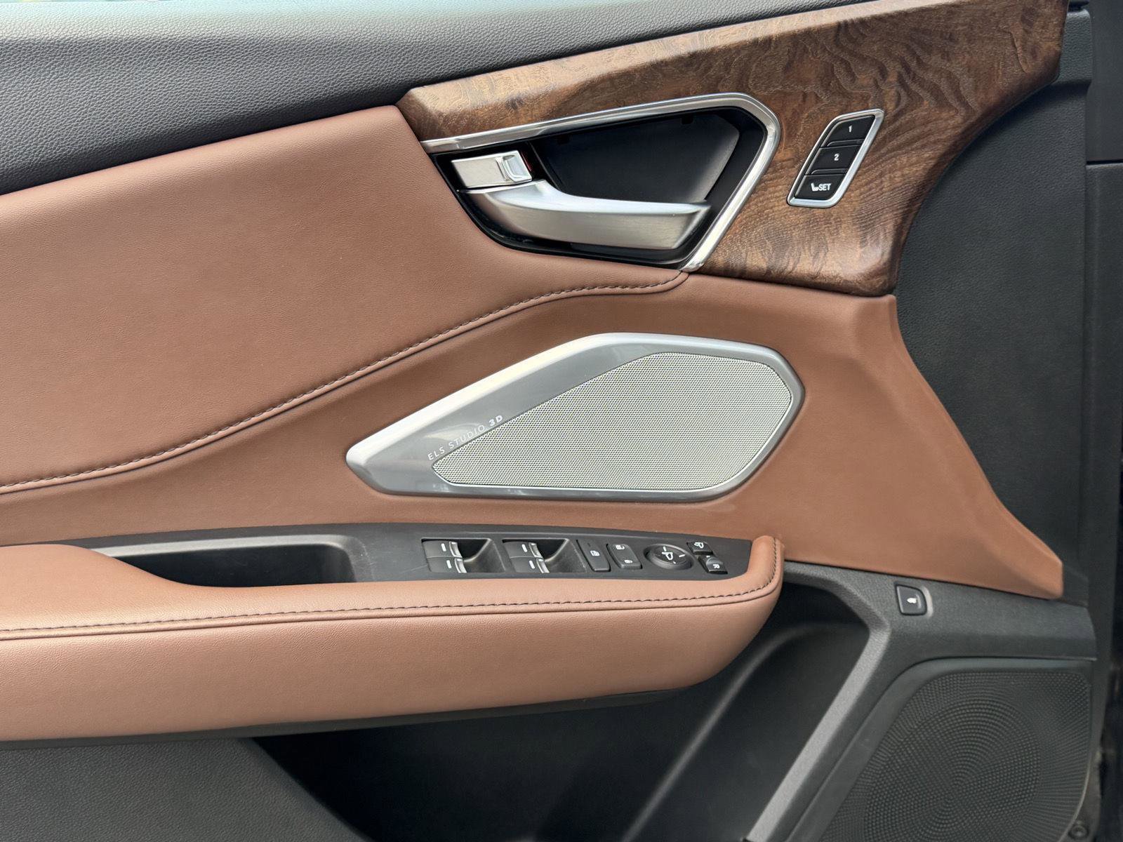 Used 2023 Acura RDX AWD w/ Advance Package image 9