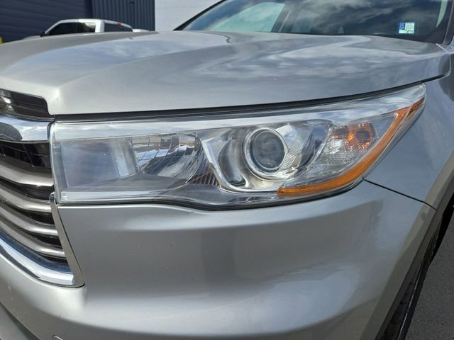Used 2015 Toyota Highlander XLE AWD/4WD image 7