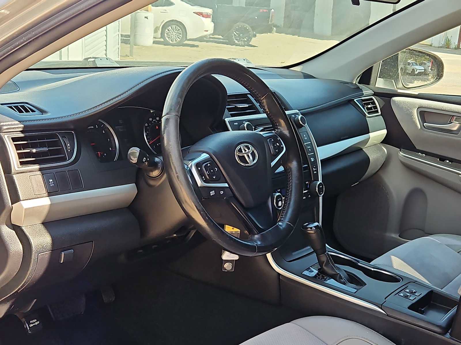 Used 2015 Toyota Camry XSE FWD image 2