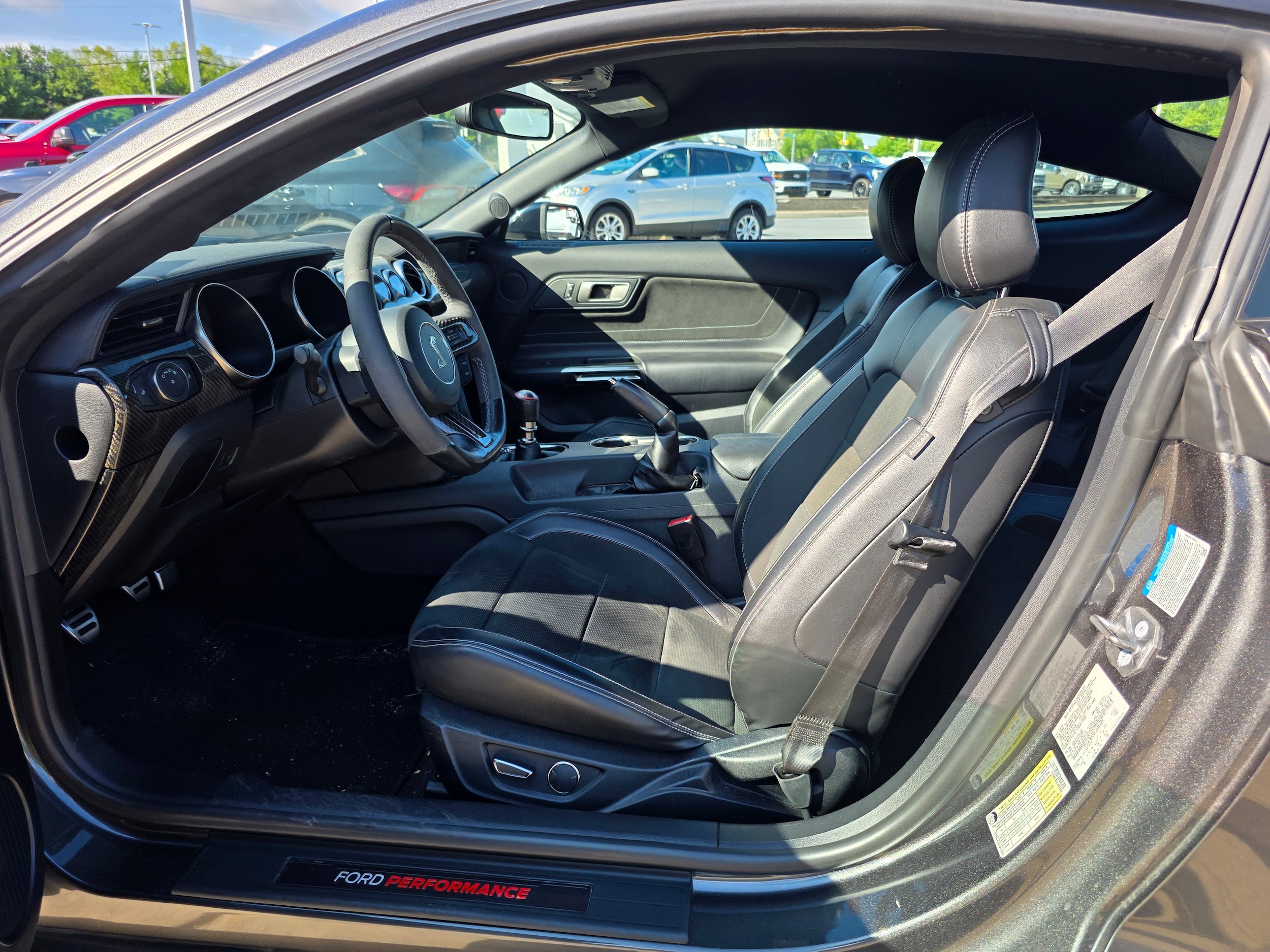Certified 2018 Ford Mustang Shelby GT350 w/ Convenience Package RWD image 18