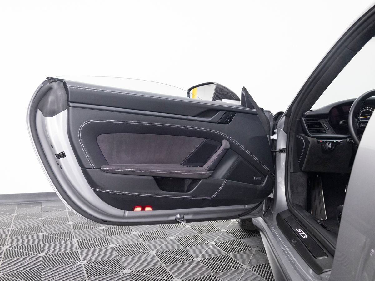 Certified 2024 Porsche 911 GT3 RWD image 15
