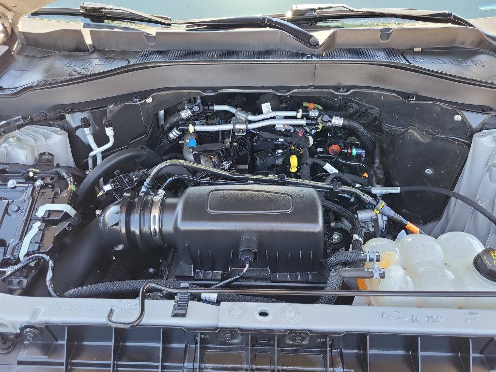 Used 2023 Ford Explorer XLT AWD/4WD image 23