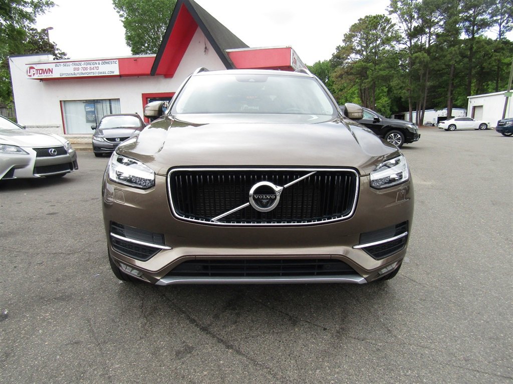 Used 2017 Volvo XC90 T6 Momentum w/ Vision Package AWD/4WD image 3