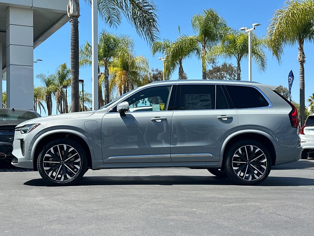 New 2026 Volvo XC90 T8 Plus AWD/4WD image 2