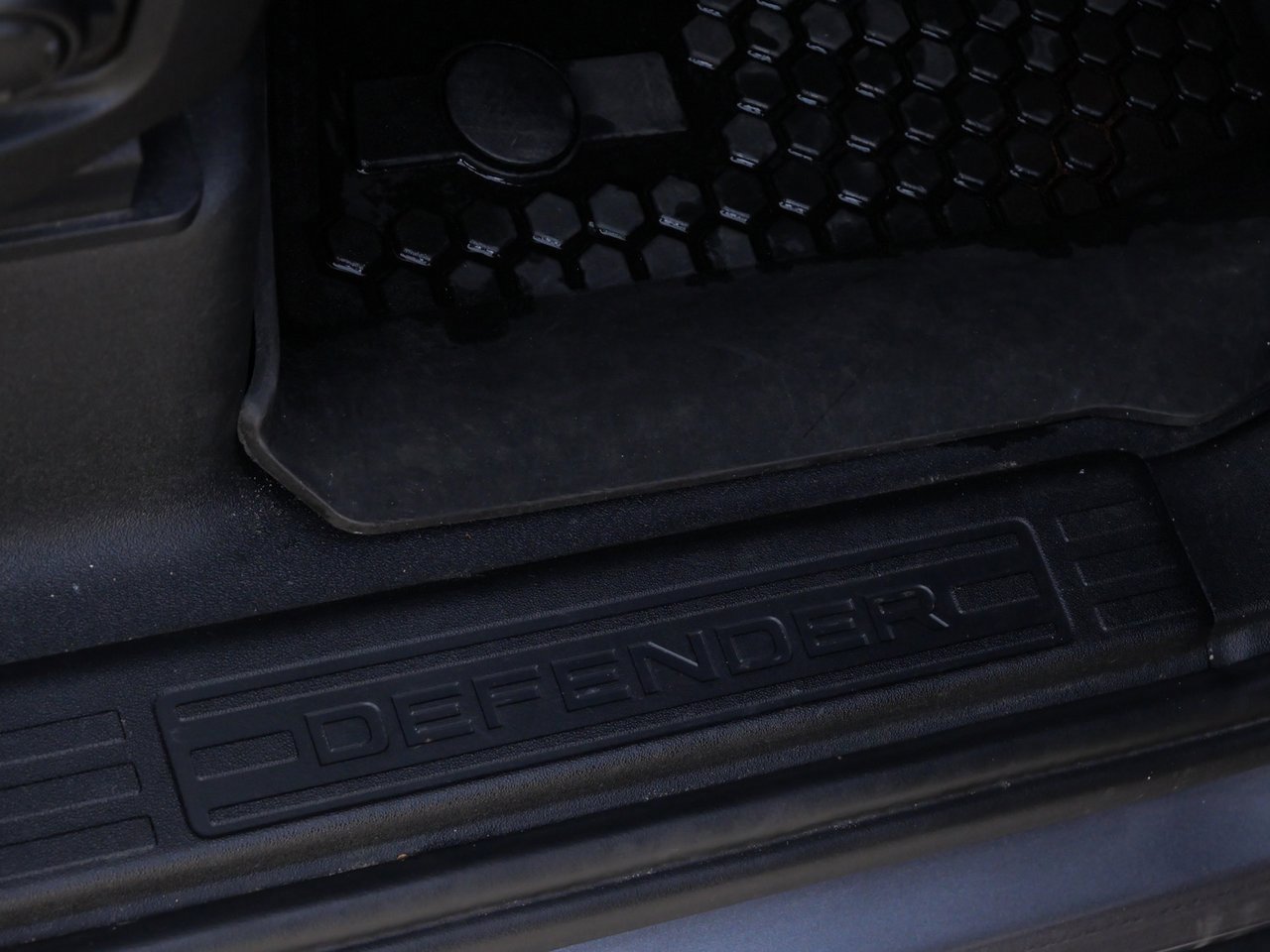 Used 2022 Land Rover Defender 110 S image 23