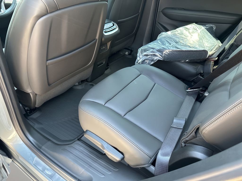 New 2025 Cadillac XT6 Premium Luxury w/ LPO, Floor Liner Package FWD image 22