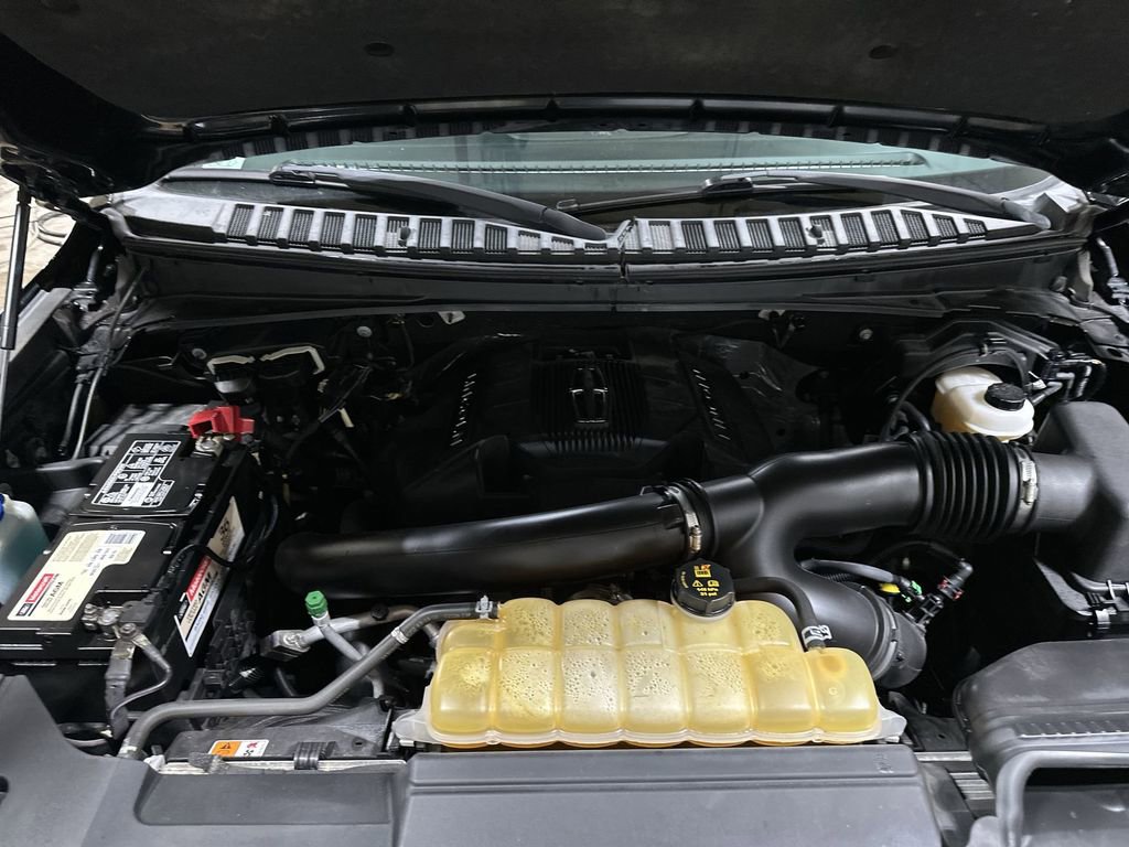 Used 2018 Lincoln Navigator Premiere image 18