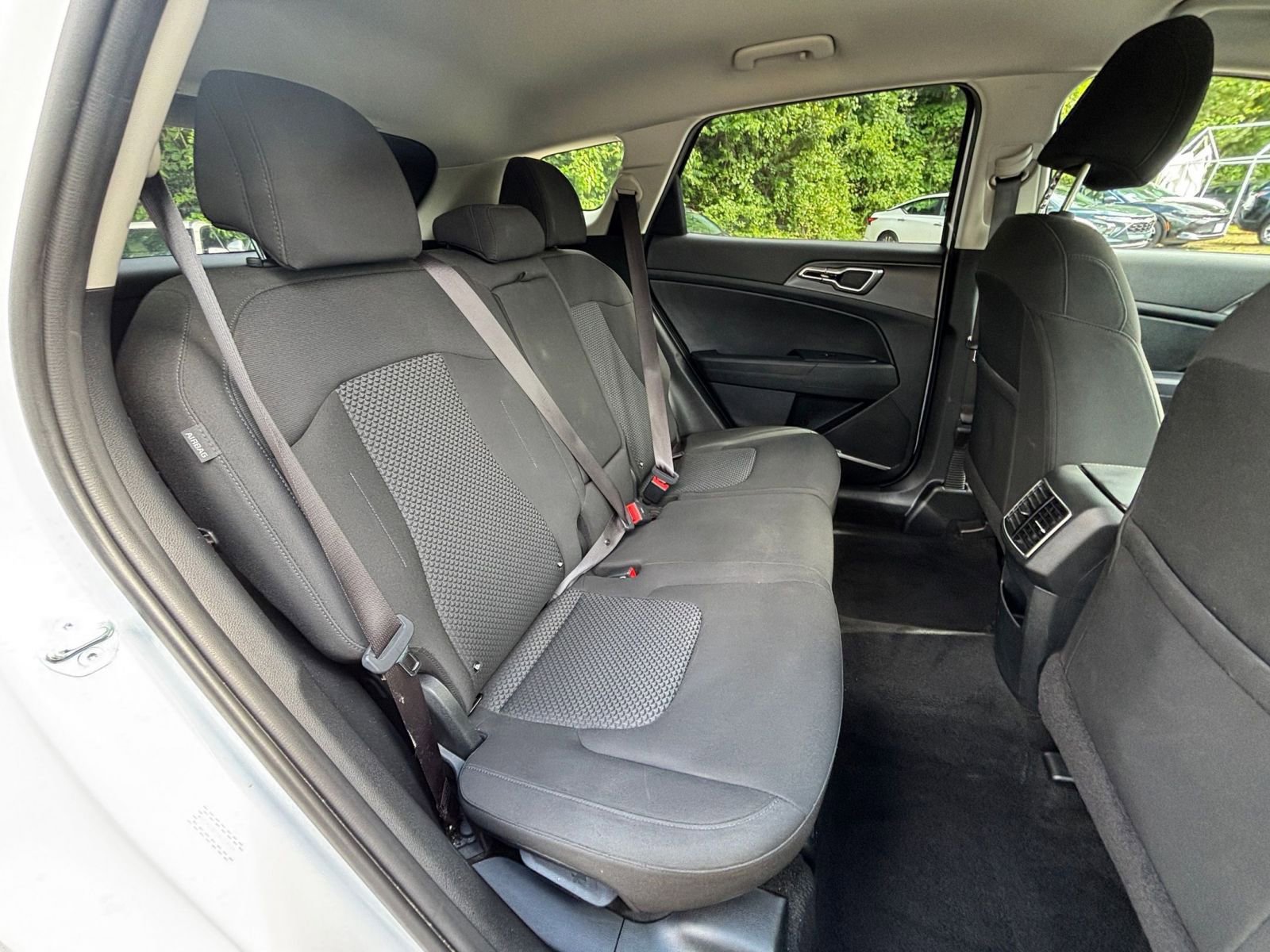 Used 2025 Kia Sportage LX FWD image 35