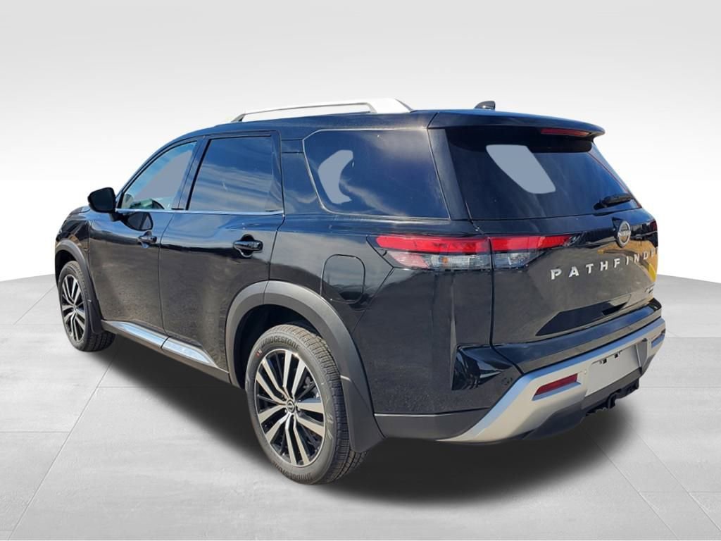 New 2025 Nissan Pathfinder Platinum image 3