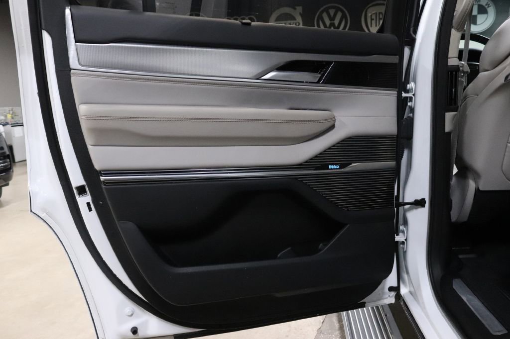 Used 2023 Jeep Grand Wagoneer Series II w/ Premium Group II image 19