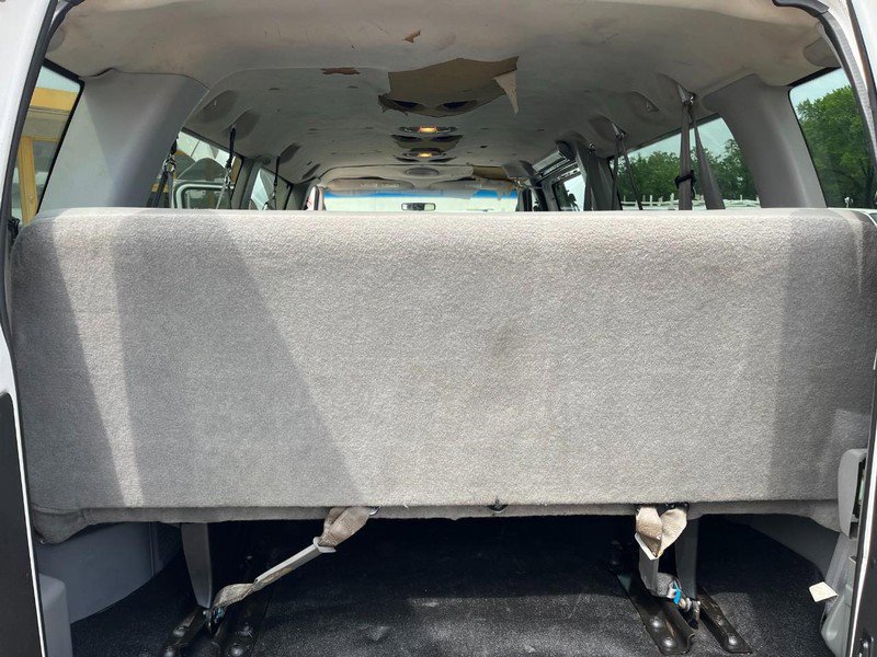Used 2006 Ford E-350 and Econoline 350 XL RWD image 10