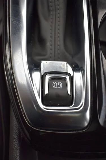 Used 2024 Chevrolet Trax LT w/ Sunroof Package image 34