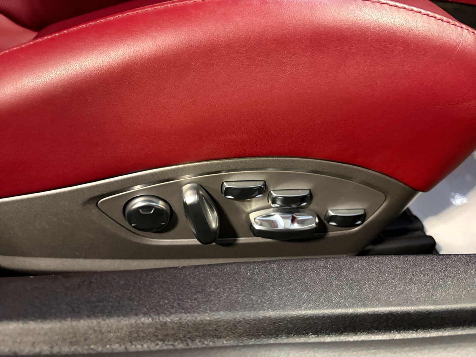 Certified 2018 Porsche 718 Boxster GTS RWD image 23