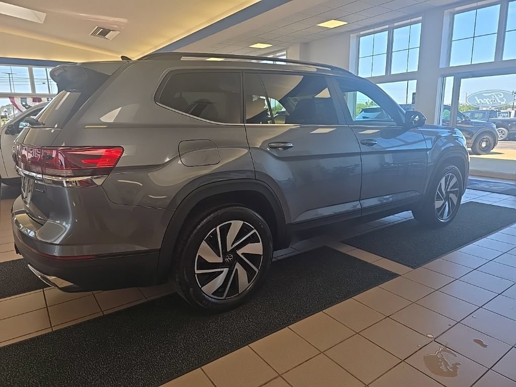 Used 2024 Volkswagen Atlas SE AWD/4WD image 7
