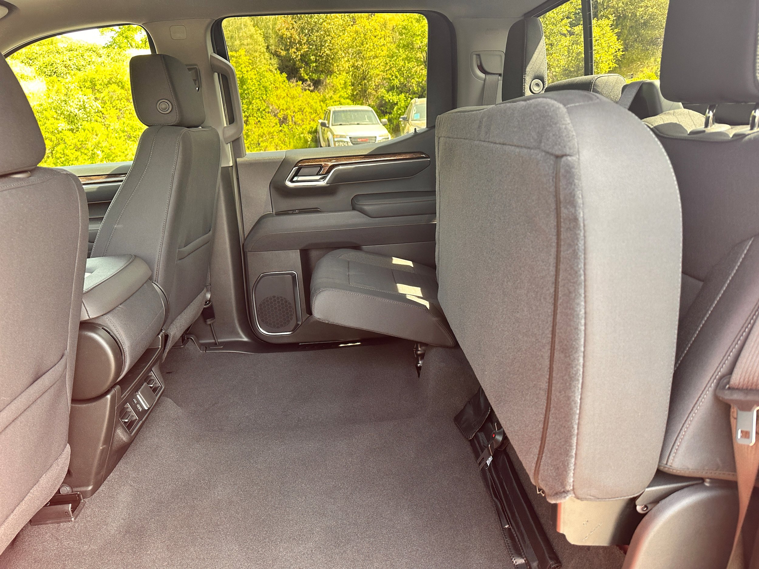Used 2025 GMC Sierra 1500 SLE AWD/4WD image 9