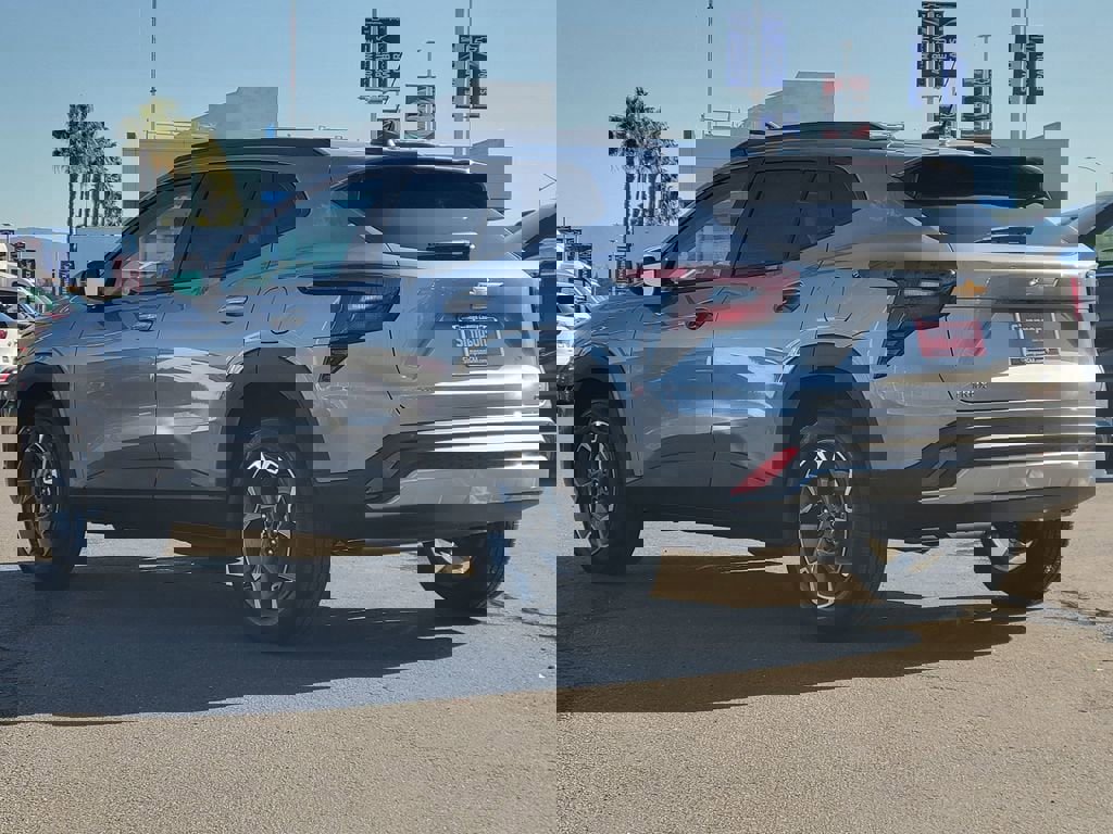 New 2026 Chevrolet Trax LT w/ Driver Confidence Package image 2