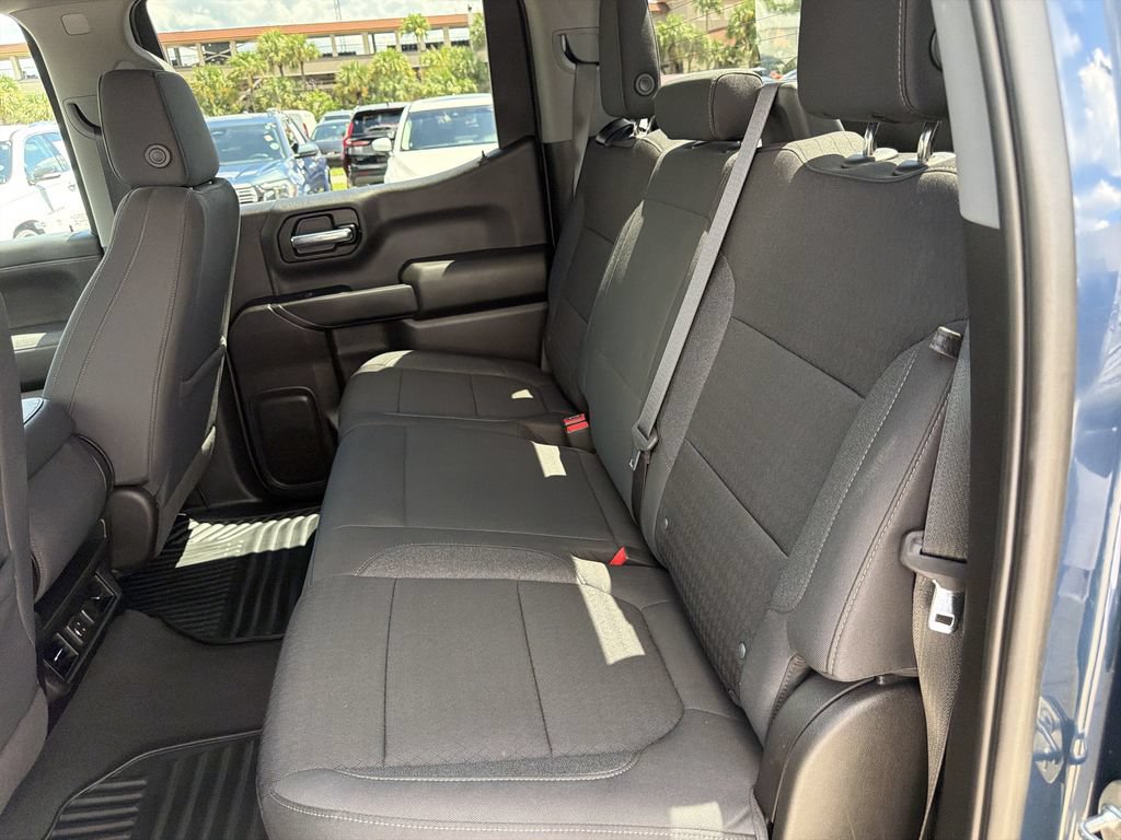 Used 2022 Chevrolet Silverado 1500 LT AWD/4WD image 13