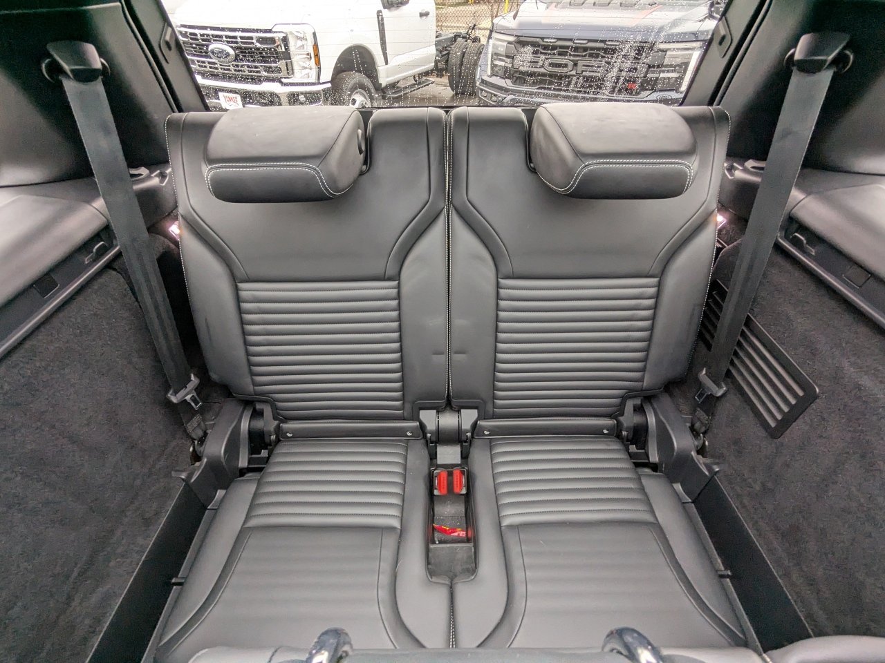 Used 2023 Land Rover Discovery S R-Dynamic AWD/4WD image 17
