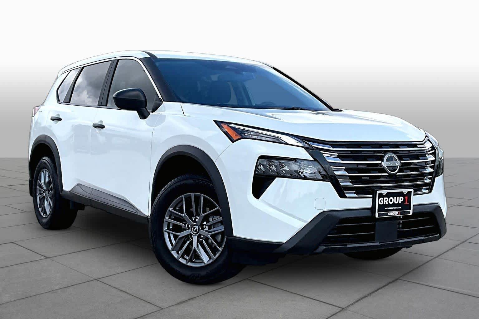 Used 2026 Nissan Rogue S AWD/4WD image 3