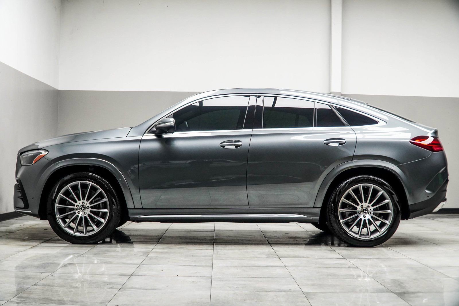 Used 2025 Mercedes-Benz GLE 450 4MATIC Coupe w/ Driver Assistance Package image 11