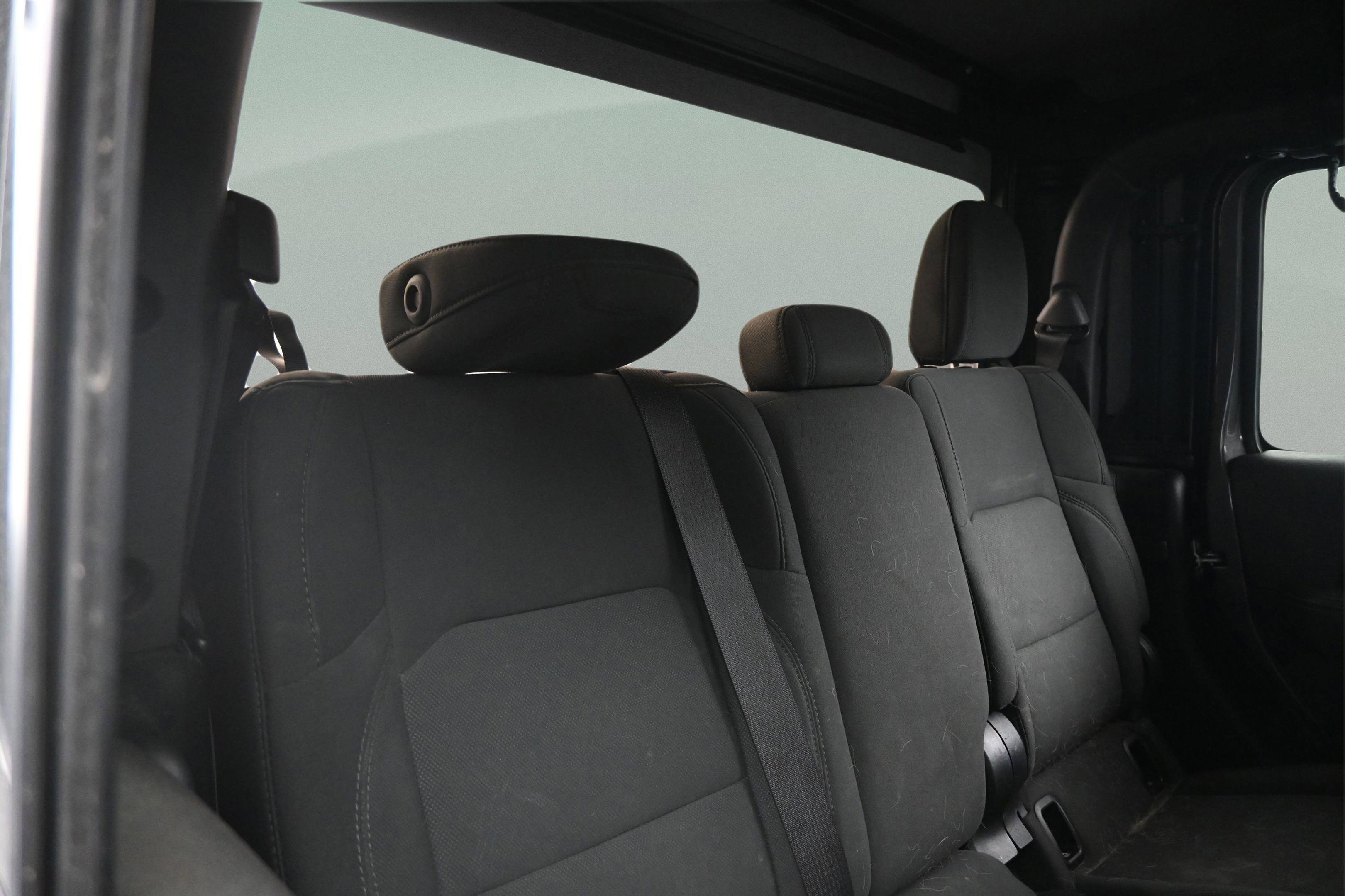 Used 2021 Jeep Gladiator Overland w/ Safety Group AWD/4WD image 37