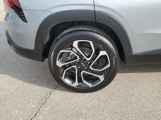 Used 2025 Chevrolet Trax RS w/ Driver Confidence Package image 5