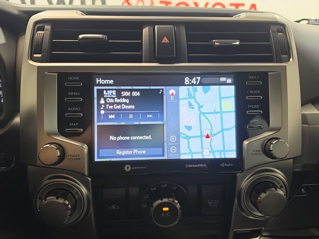 Used 2024 Toyota 4Runner SR5 AWD/4WD image 30
