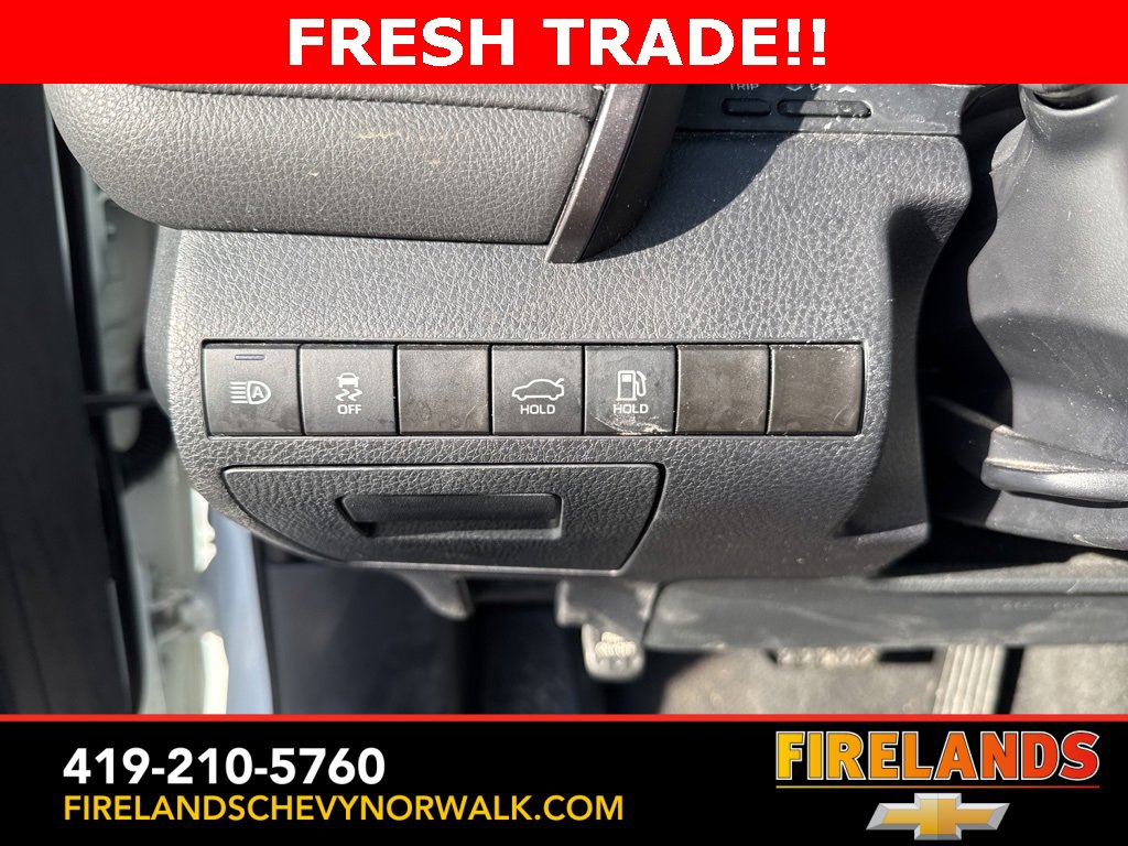 Used 2024 Toyota Camry SE image 18