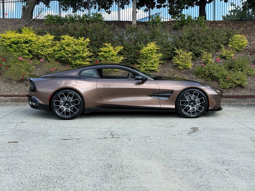 New 2025 Aston Martin Vanquish image 13