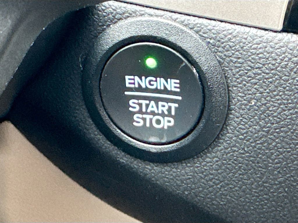 Used 2022 Ford Escape SEL FWD image 19